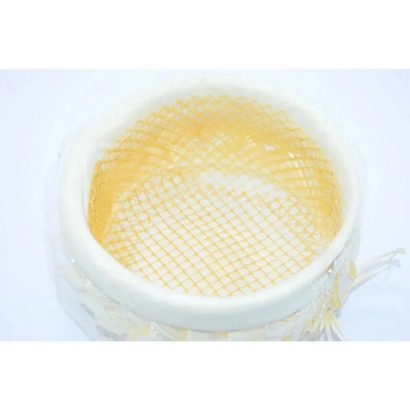 1950s Ivory Lady’s Netted Hat with Feather Bird - Picture 6 of 6